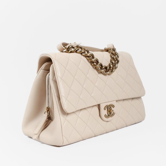 Chanel Large Beige Trapezio Flap Bag - Picture 3 of 16